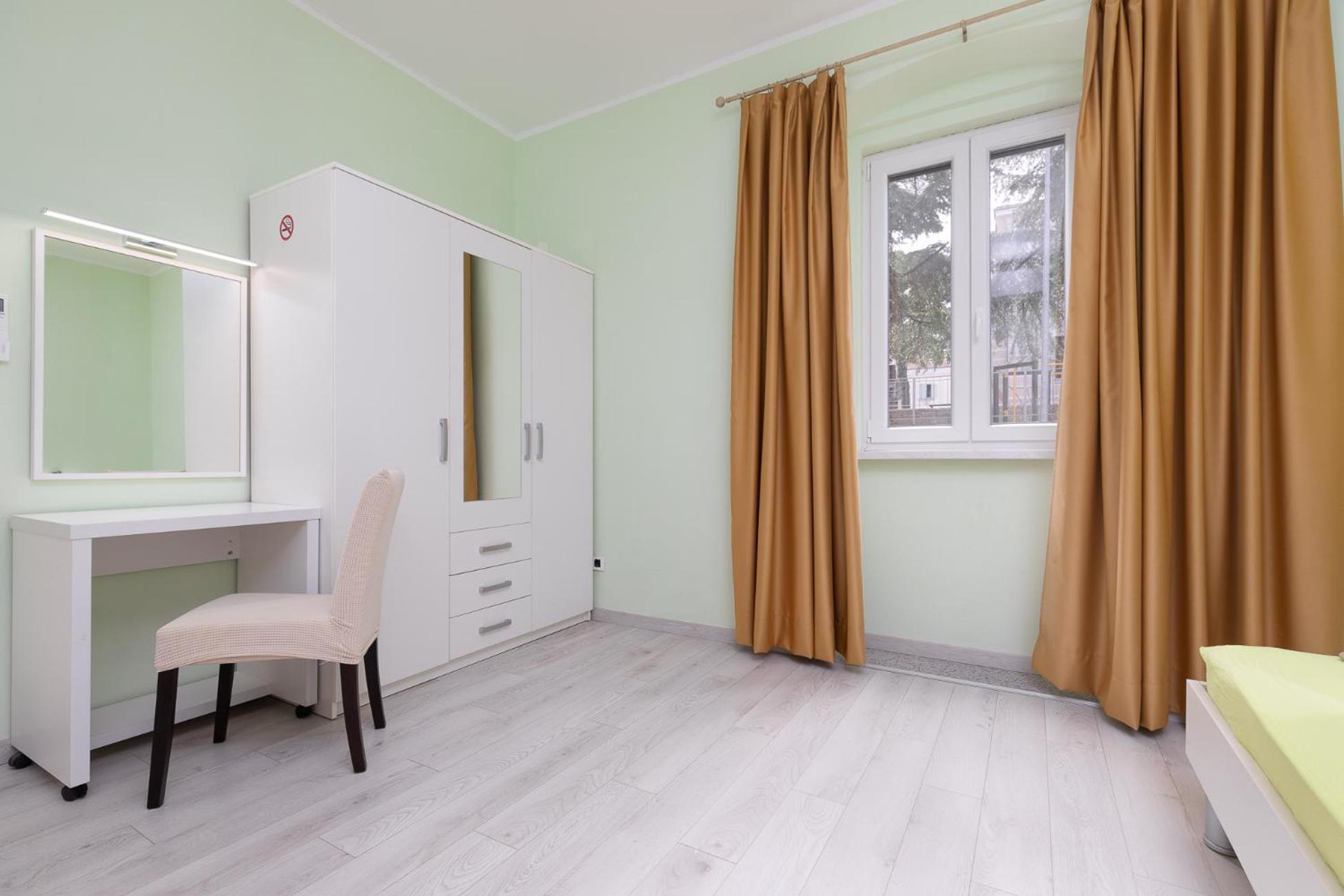 Apartment Valnea - For Five People In The Center Of Porec