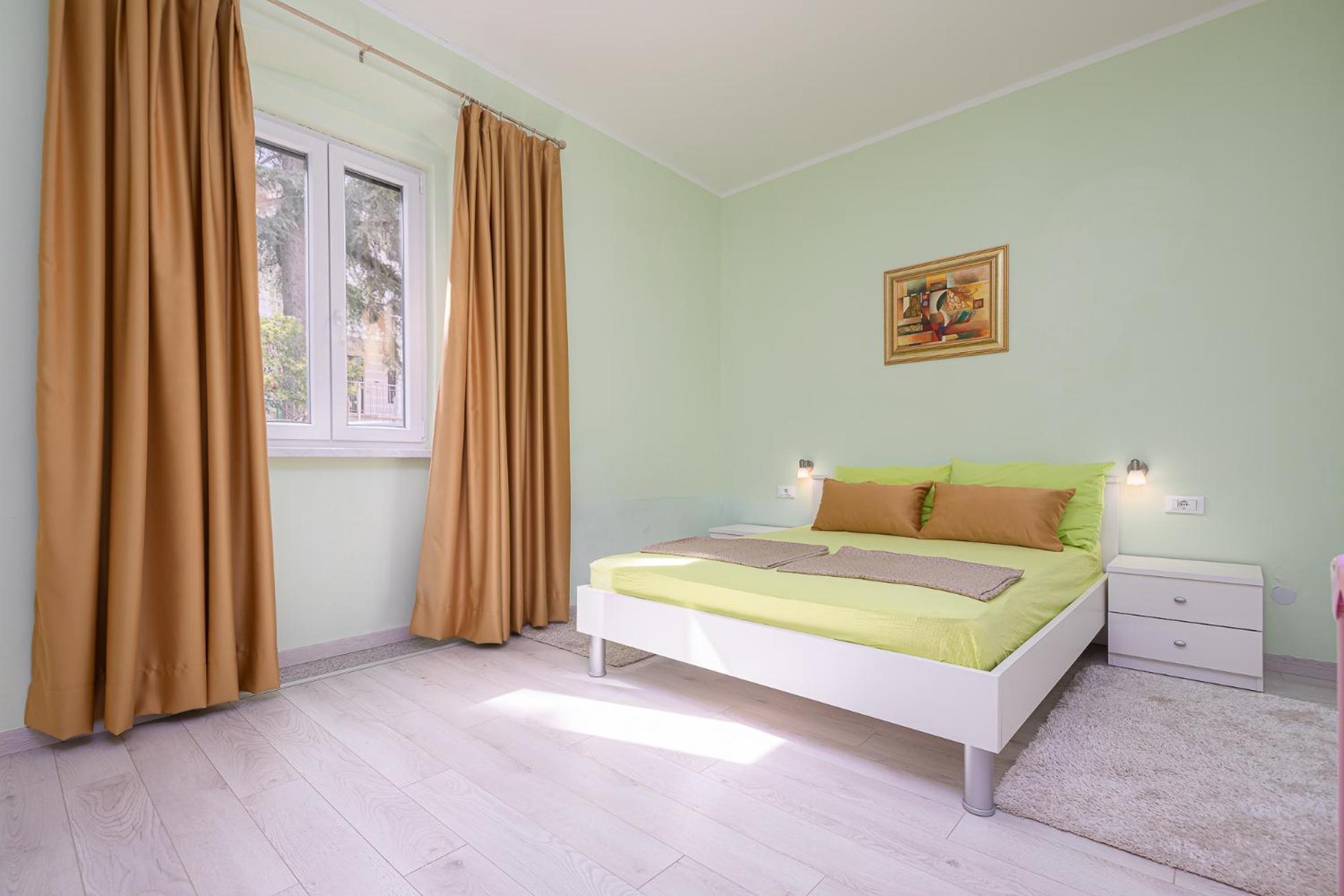 Valnea - For Five People In The Center Of * Porec